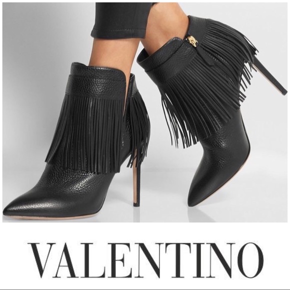 Valentino Shoes - ⛔️SOLD⛔️VALENTINO Rockstud fringe boots